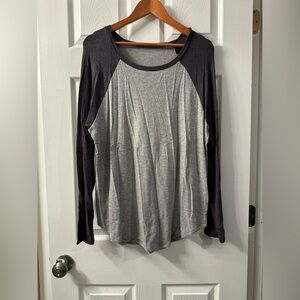 American Eagle Outfitters Gray and Black Raglan Top